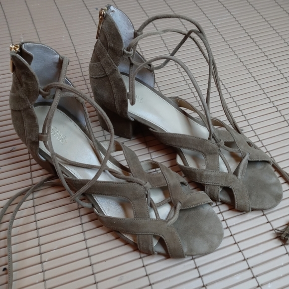 MICHAEL MICHAEL KORS MIRABEL SUEDE STRAPPY SANDALS - SIZE 10M TAN. A1pem - Picture 2 of 10